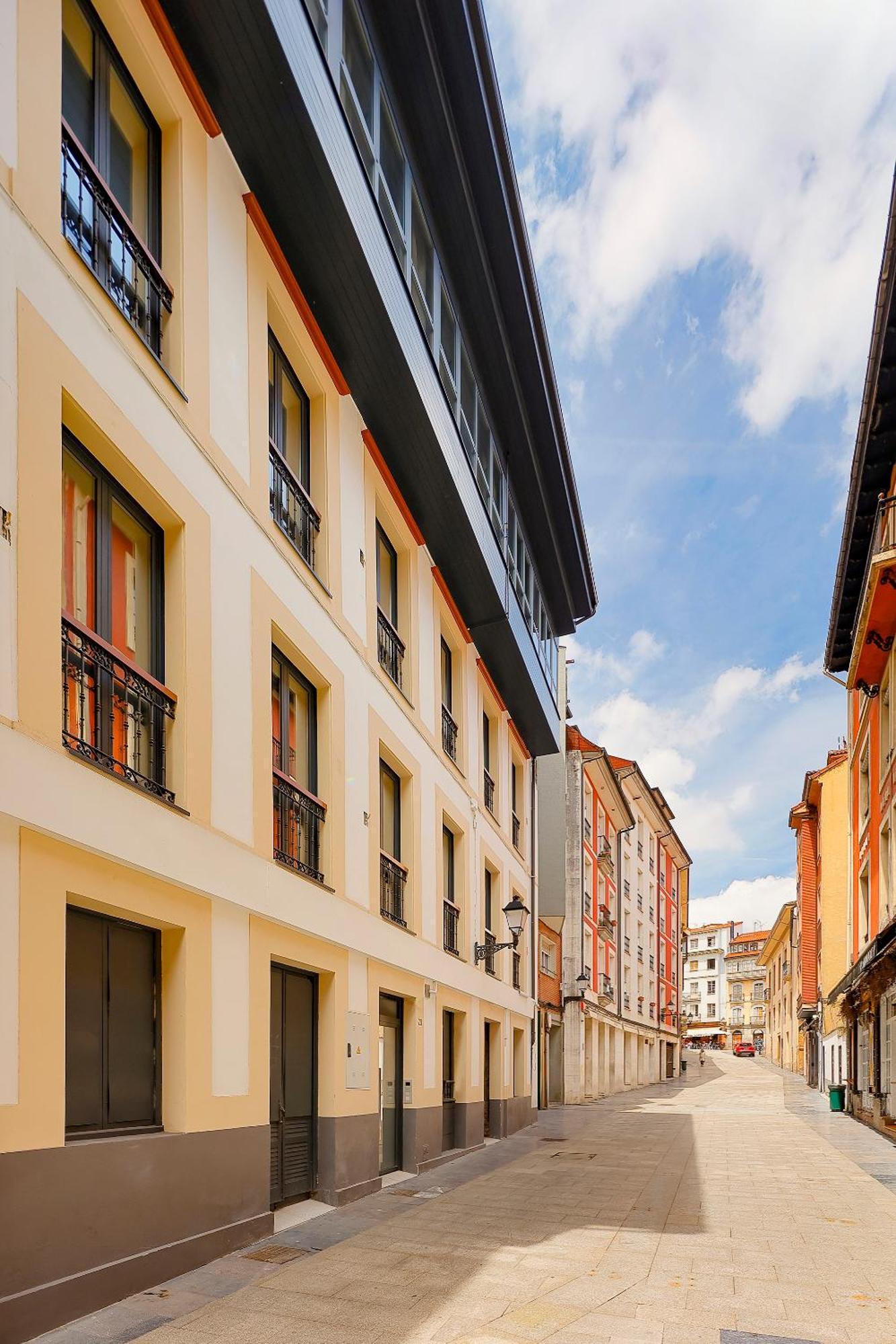 Apartamentos Sobrecantu Oviedo Eksteriør bilde